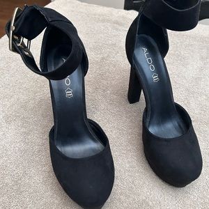 Aldo black platform heels, gold buckle, women’s size 9